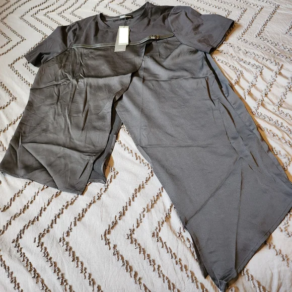 Nwt Black Top Blouse With Buckel Accent Asymetric Size Xl - Picture 2 of 8